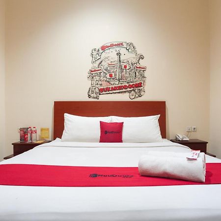 Reddoorz Plus Near Plaza Blok M Джакарта Екстериор снимка