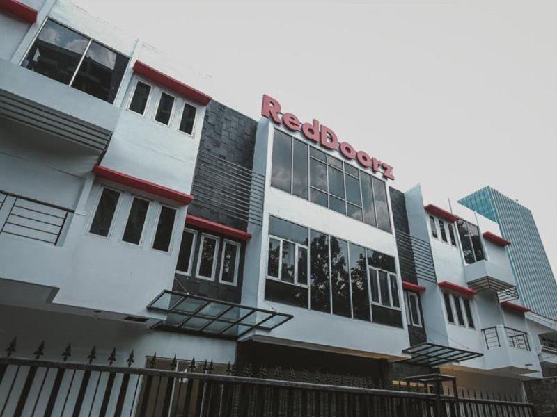 Reddoorz Plus Near Plaza Blok M Джакарта Екстериор снимка