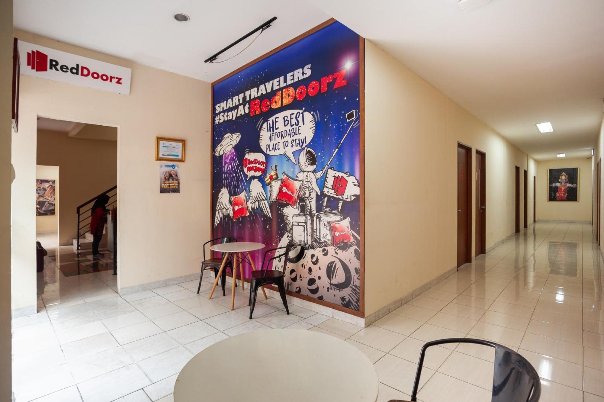 Reddoorz Plus Near Plaza Blok M Джакарта Екстериор снимка
